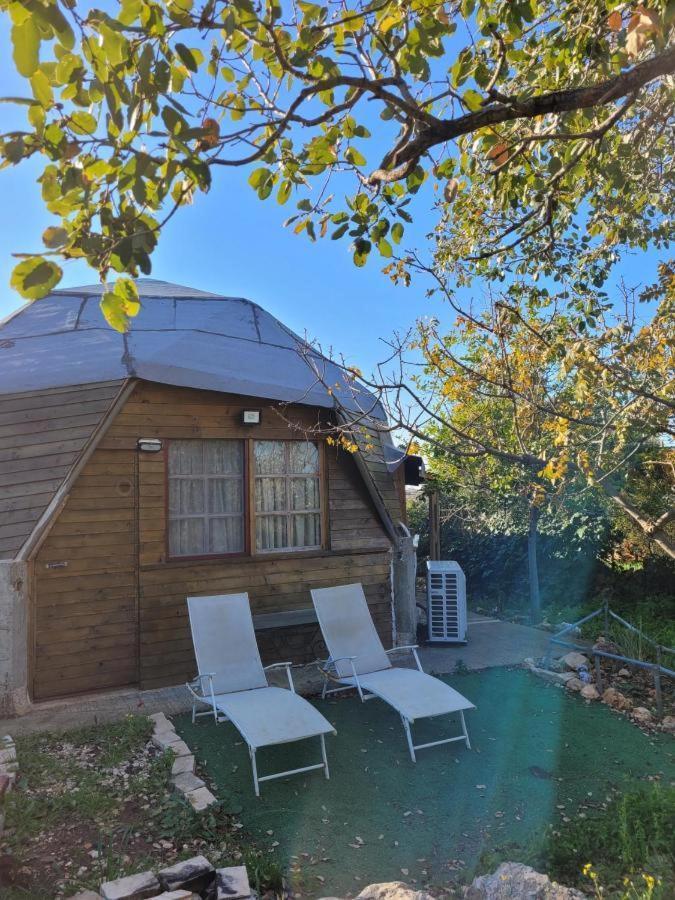 בקתת עץ בחורש במנות - דום גיאודזי - Wooden Cabin In Manot Zewnętrze zdjęcie